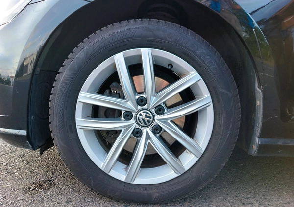 Volkswagen Golf cena 48900 przebieg: 211000, rok produkcji 2018 z Wrocław małe 211